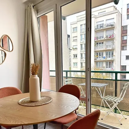 Apartament Charming Parisian In The Heart Of The 20th Arrondissement